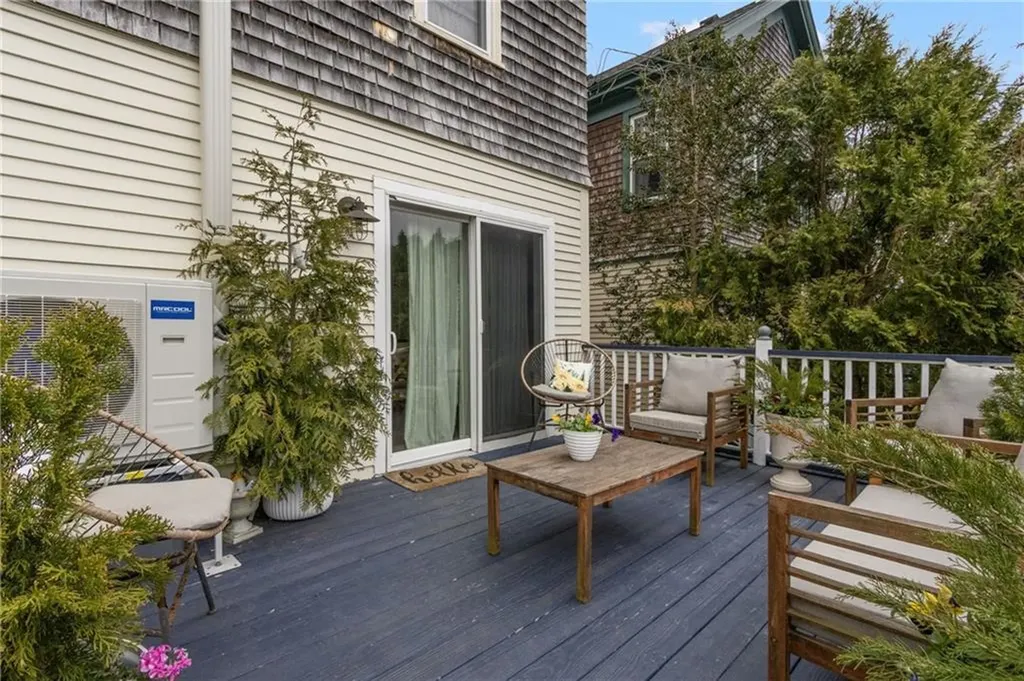 5 Conrad Court Newport RI 02840