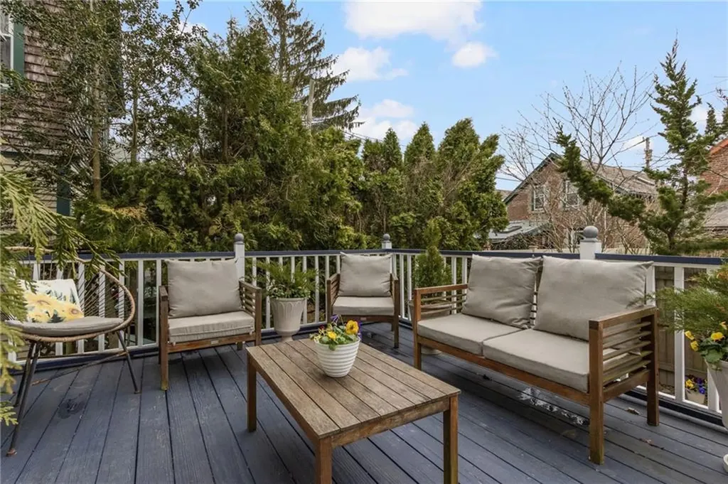 5 Conrad Court Newport RI 02840