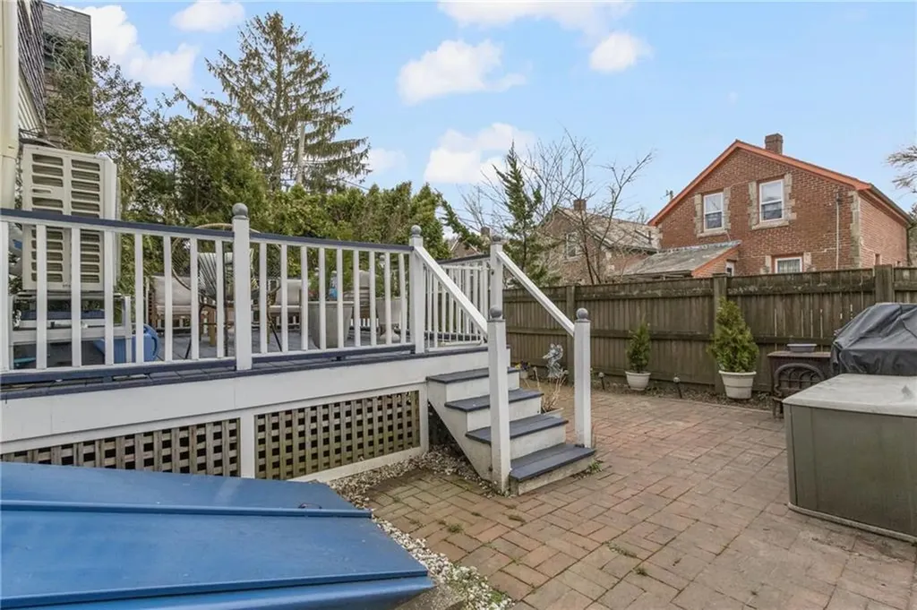 5 Conrad Court Newport RI 02840
