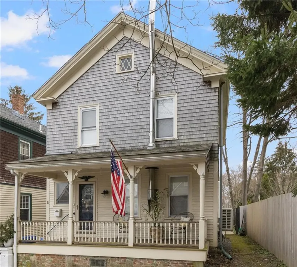 5 Conrad Court Newport RI 02840