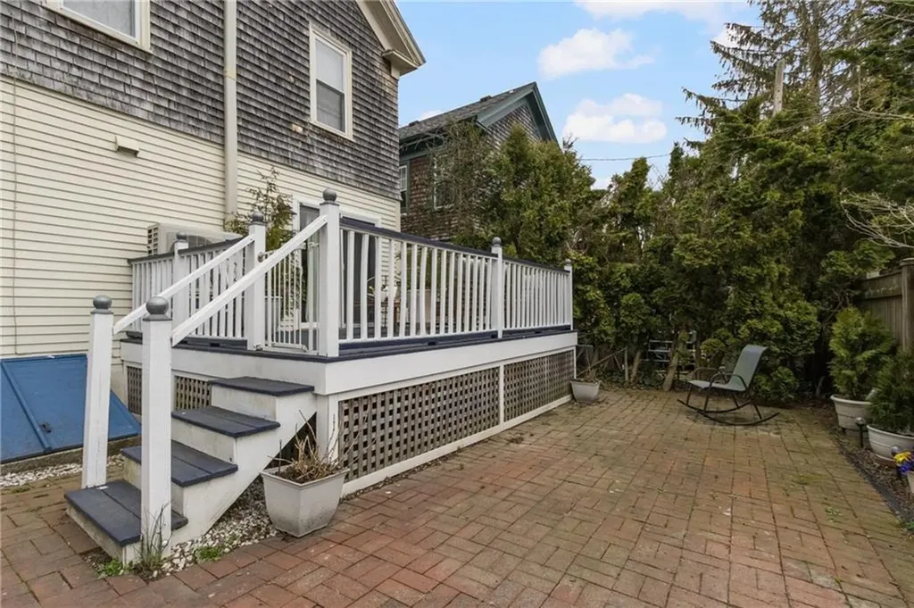 5 Conrad Court Newport RI 02840
