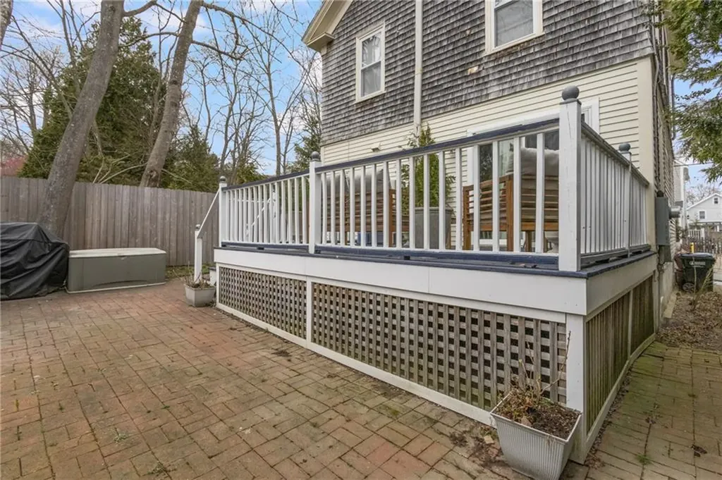 5 Conrad Court Newport RI 02840