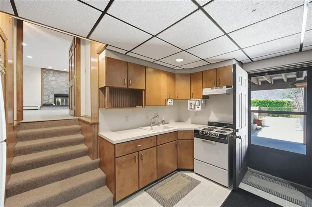 6 Christopher Drive Johnston RI 02919