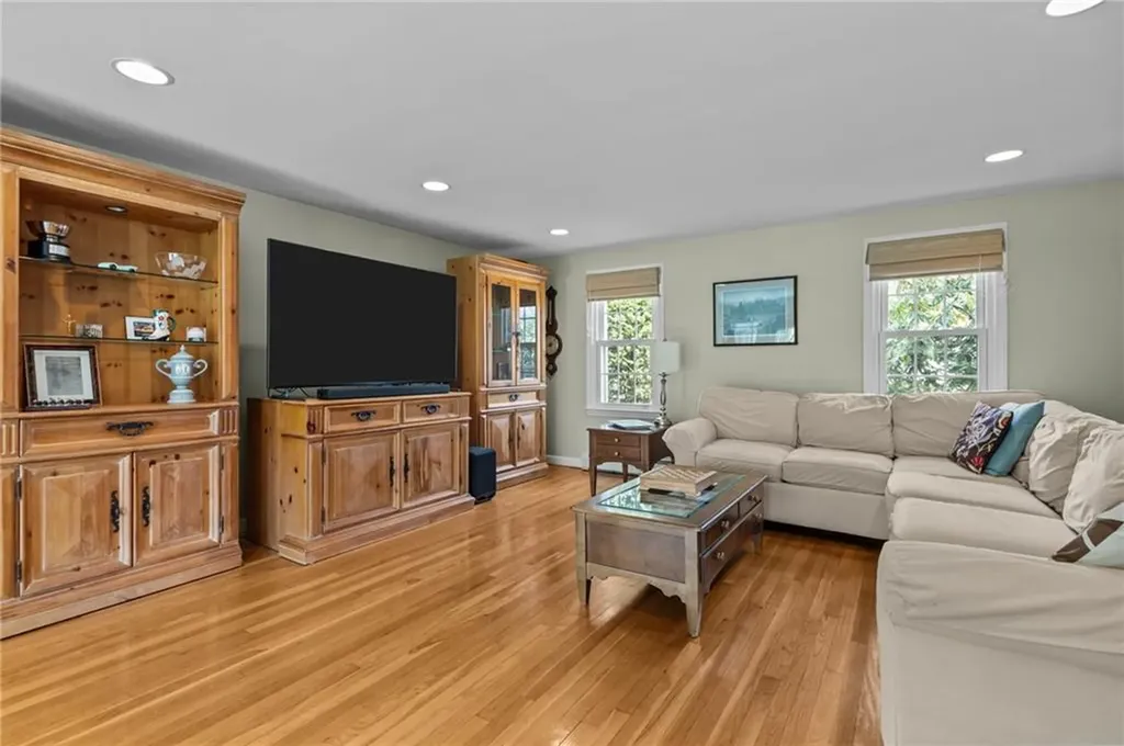 211 Love Lane Warwick RI 02886