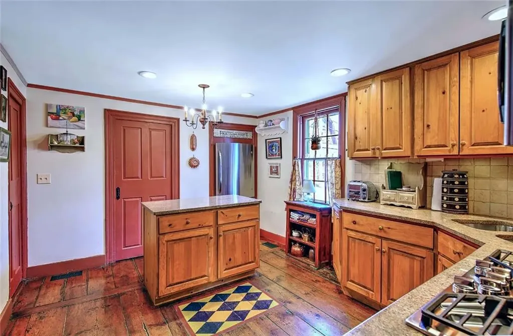 324 Pleasant Street East Providence RI 02916