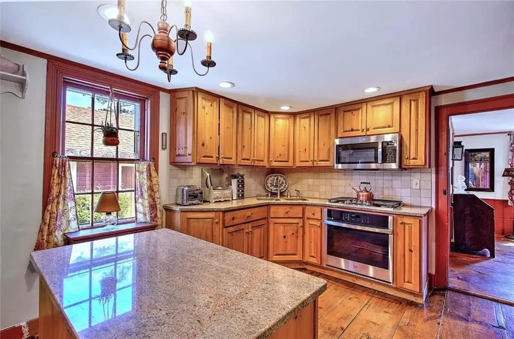 324 Pleasant Street East Providence RI 02916