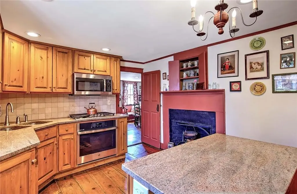 324 Pleasant Street East Providence RI 02916