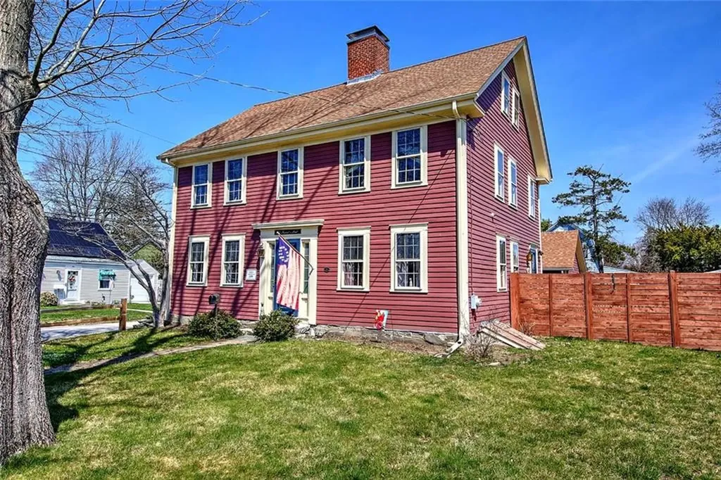 324 Pleasant Street East Providence RI 02916