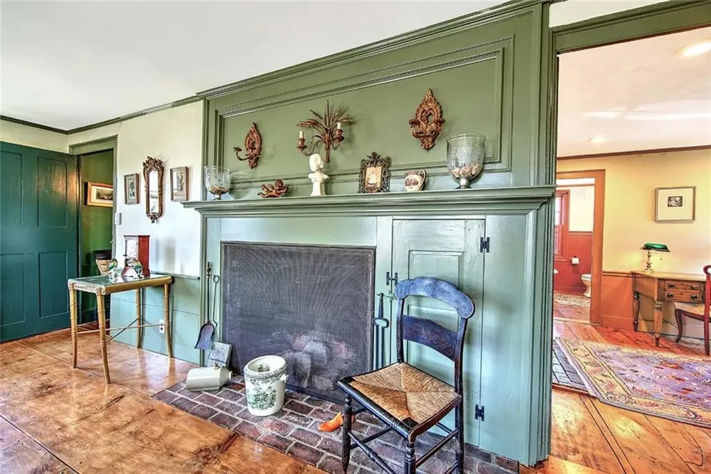 324 Pleasant Street East Providence RI 02916