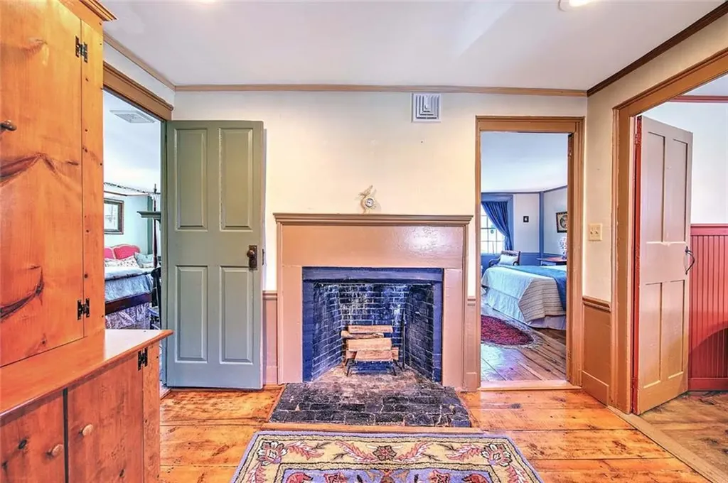 324 Pleasant Street East Providence RI 02916