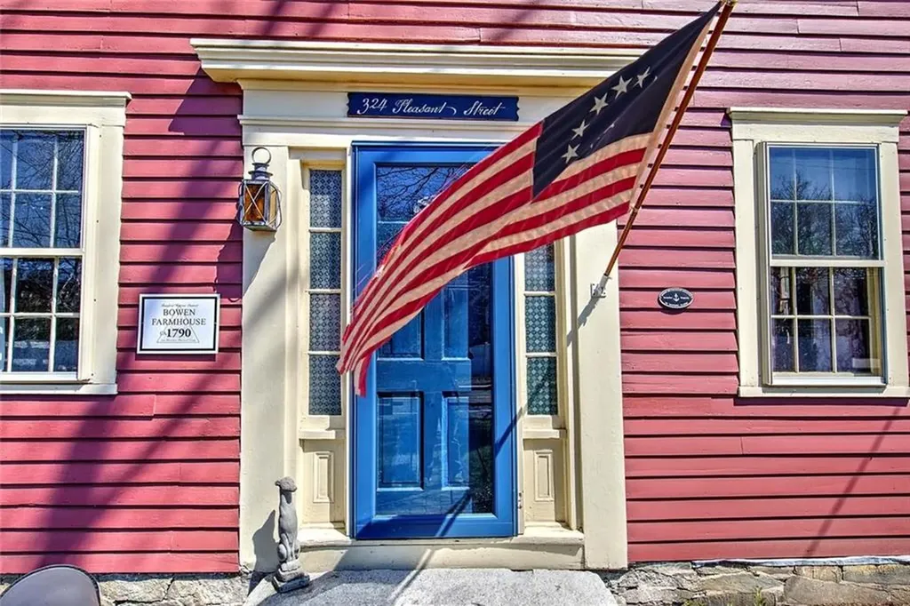 324 Pleasant Street East Providence RI 02916