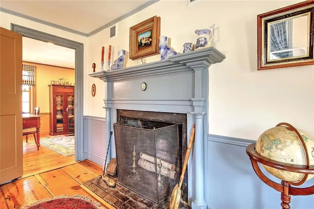 324 Pleasant Street East Providence RI 02916
