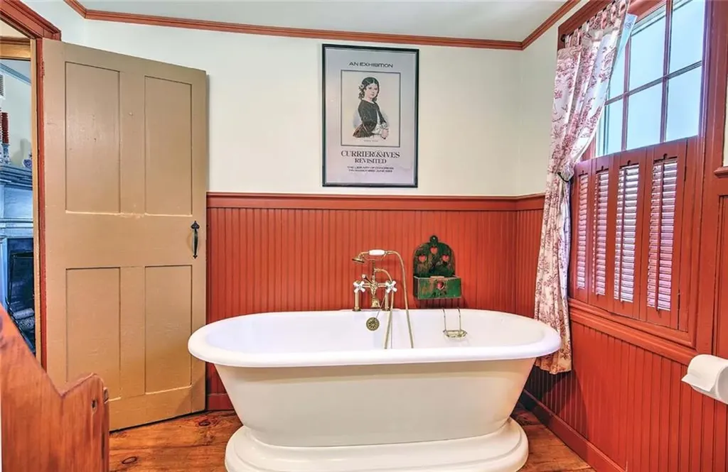 324 Pleasant Street East Providence RI 02916