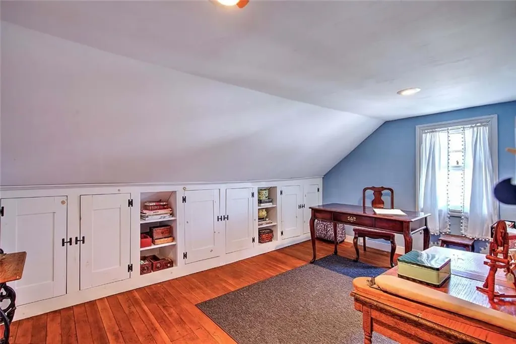 324 Pleasant Street East Providence RI 02916