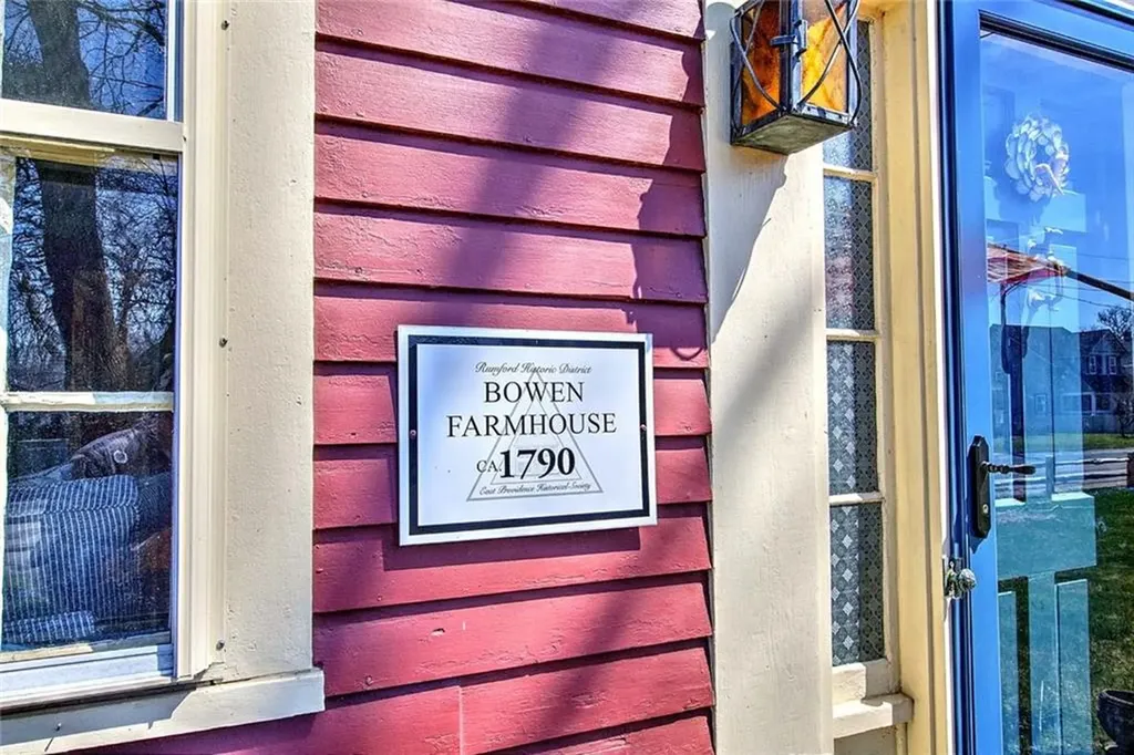 324 Pleasant Street East Providence RI 02916