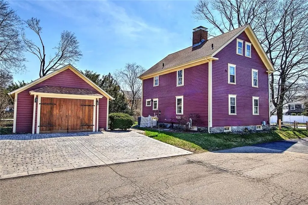 324 Pleasant Street East Providence RI 02916