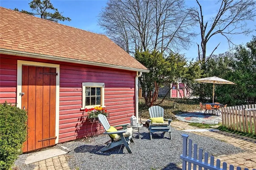 324 Pleasant Street East Providence RI 02916