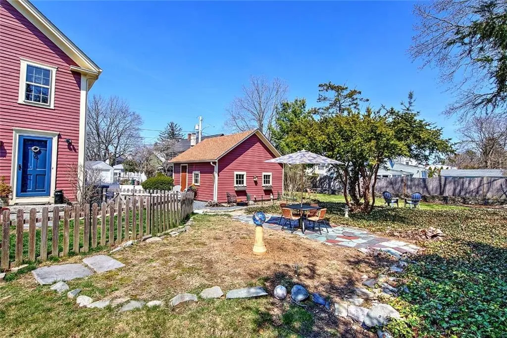 324 Pleasant Street East Providence RI 02916