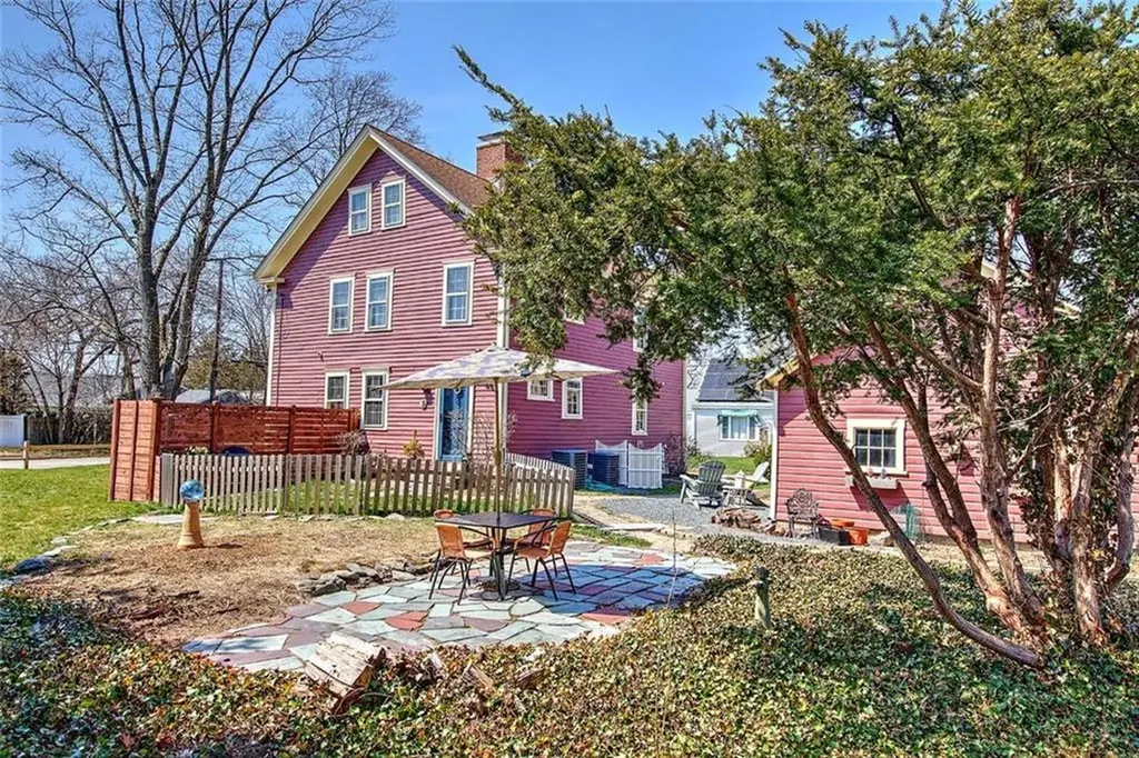 324 Pleasant Street East Providence RI 02916
