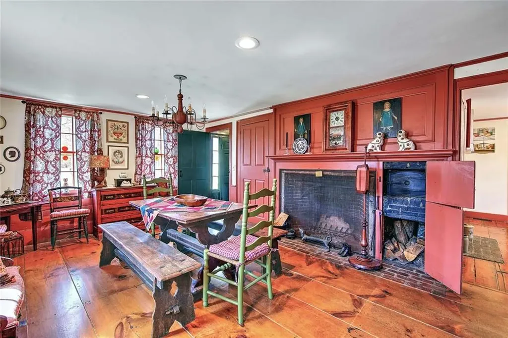324 Pleasant Street East Providence RI 02916