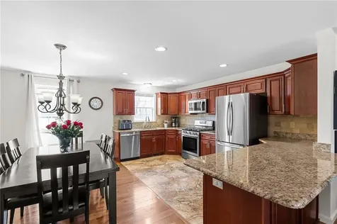 71 Fairview Avenue East Providence RI 02914