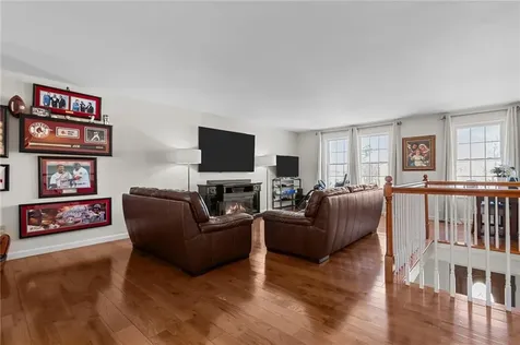 71 Fairview Avenue East Providence RI 02914