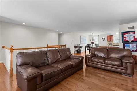 71 Fairview Avenue East Providence RI 02914