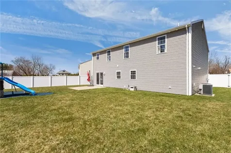 71 Fairview Avenue East Providence RI 02914