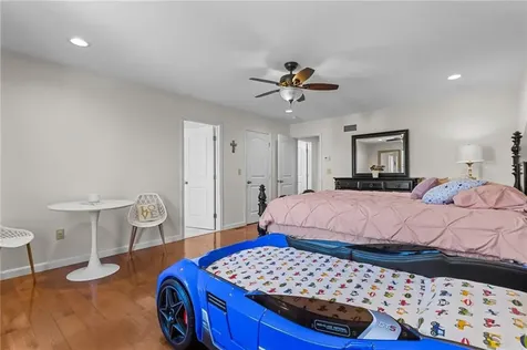 71 Fairview Avenue East Providence RI 02914