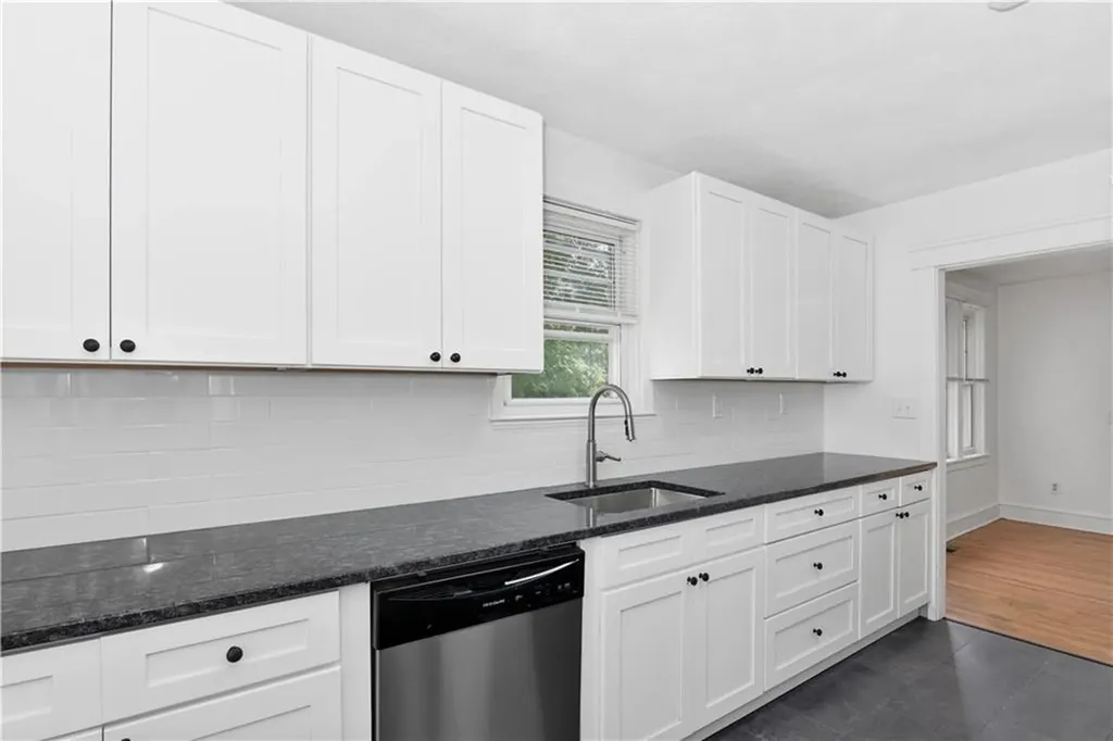 376 Norwood Avenue Warwick RI 02888
