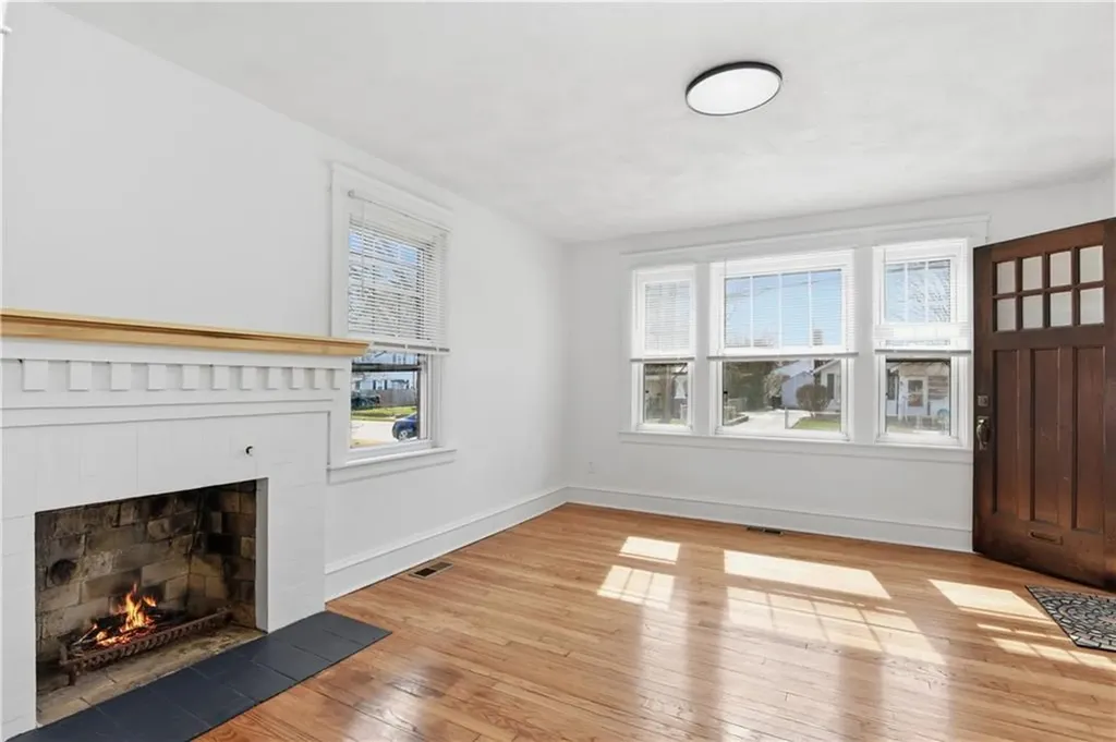 376 Norwood Avenue Warwick RI 02888