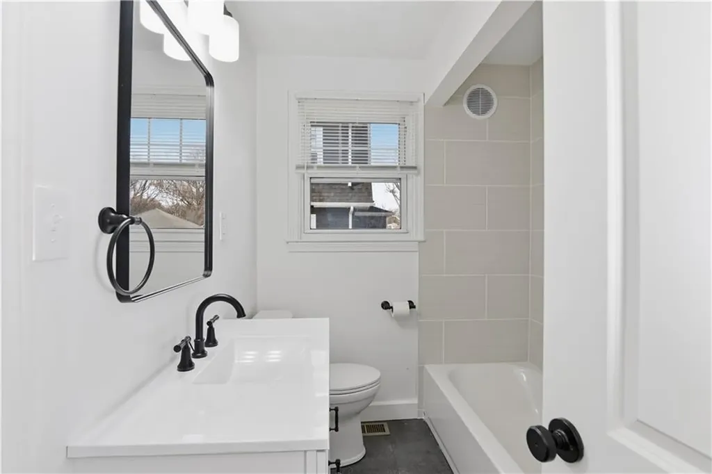 376 Norwood Avenue Warwick RI 02888