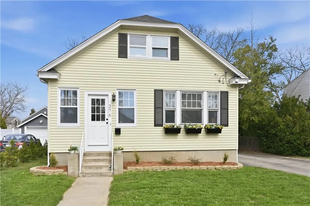 376 Norwood Avenue Warwick RI 02888