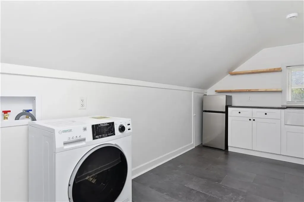 376 Norwood Avenue Warwick RI 02888