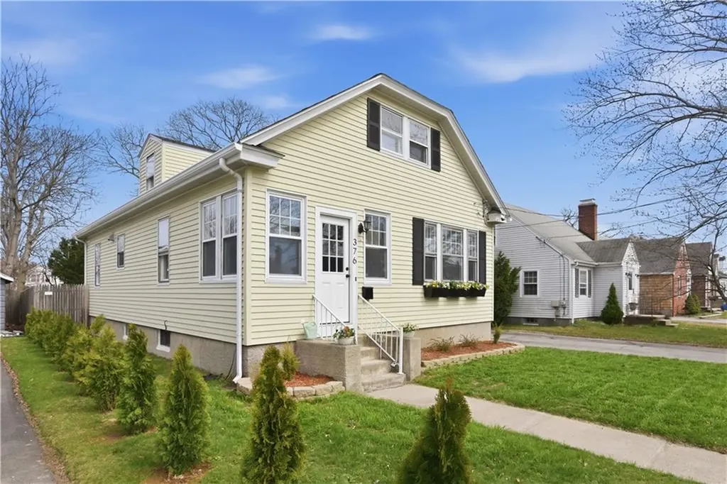 376 Norwood Avenue Warwick RI 02888