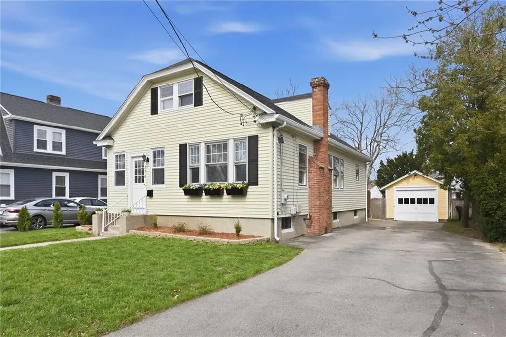 376 Norwood Avenue Warwick RI 02888