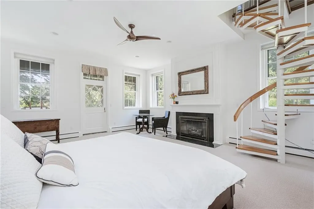 3 Stone Tower Lane Barrington RI 02806