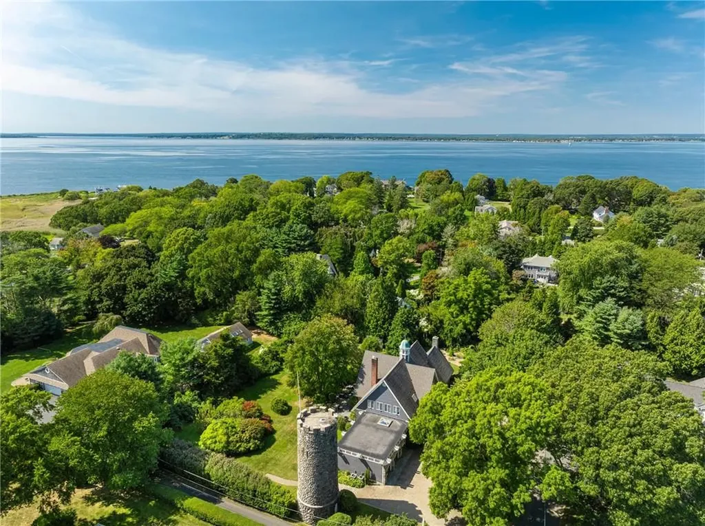 3 Stone Tower Lane Barrington RI 02806