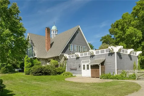 3 Stone Tower Lane Barrington RI 02806