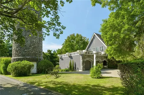3 Stone Tower Lane Barrington RI 02806