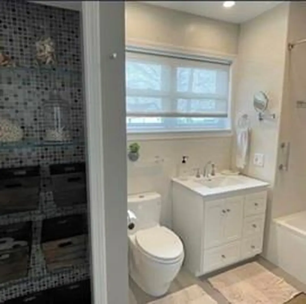 152 Tuckerman Avenue Middletown RI 02842