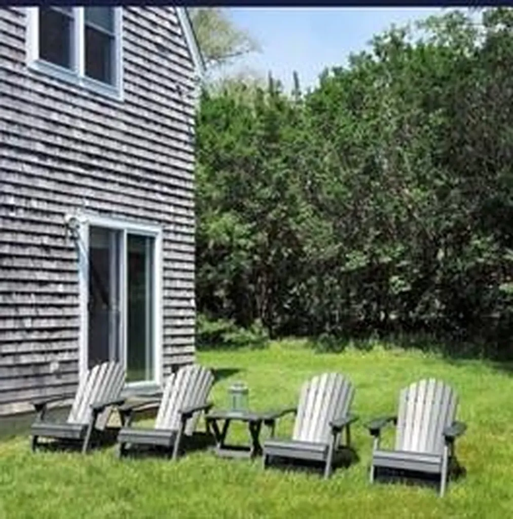 152 Tuckerman Avenue Middletown RI 02842