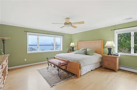 54 Oliver Hazard Perry Road Portsmouth RI 02871