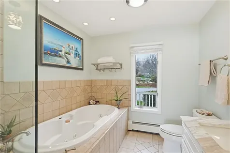 54 Oliver Hazard Perry Road Portsmouth RI 02871