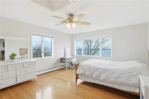 54 Oliver Hazard Perry Road Portsmouth RI 02871