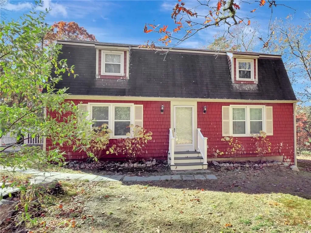 89 Narrow Lane Charlestown RI 02813
