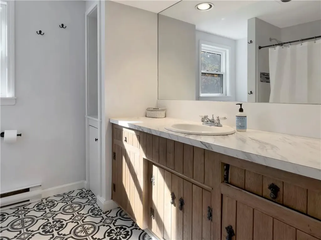 89 Narrow Lane Charlestown RI 02813