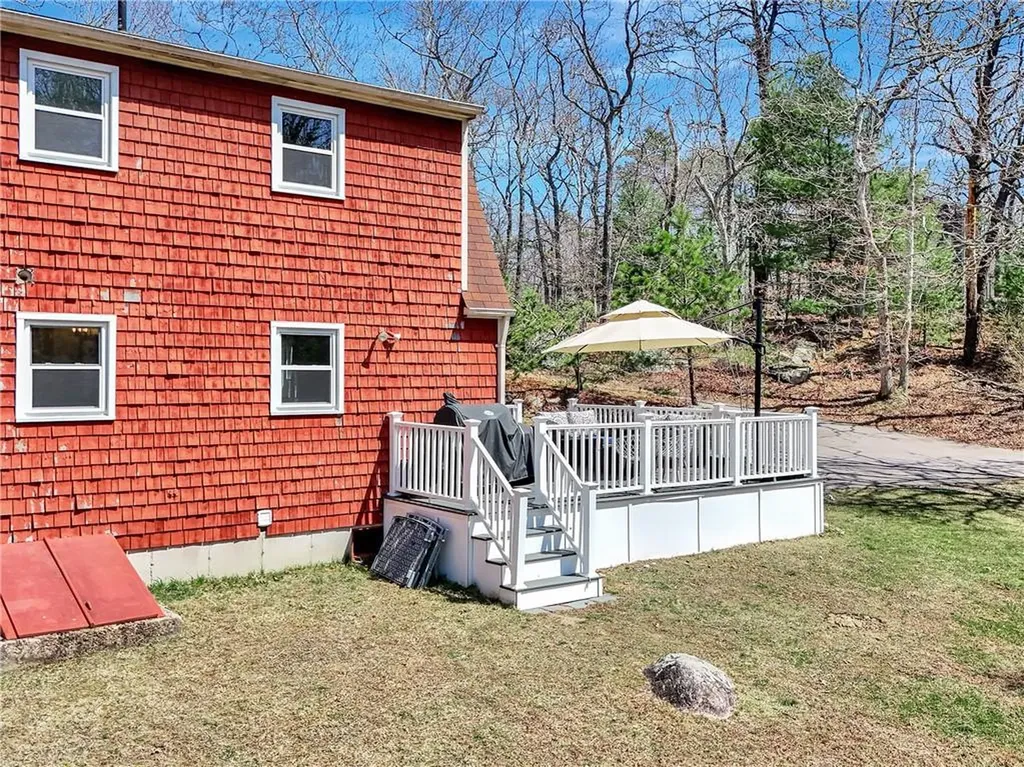 89 Narrow Lane Charlestown RI 02813