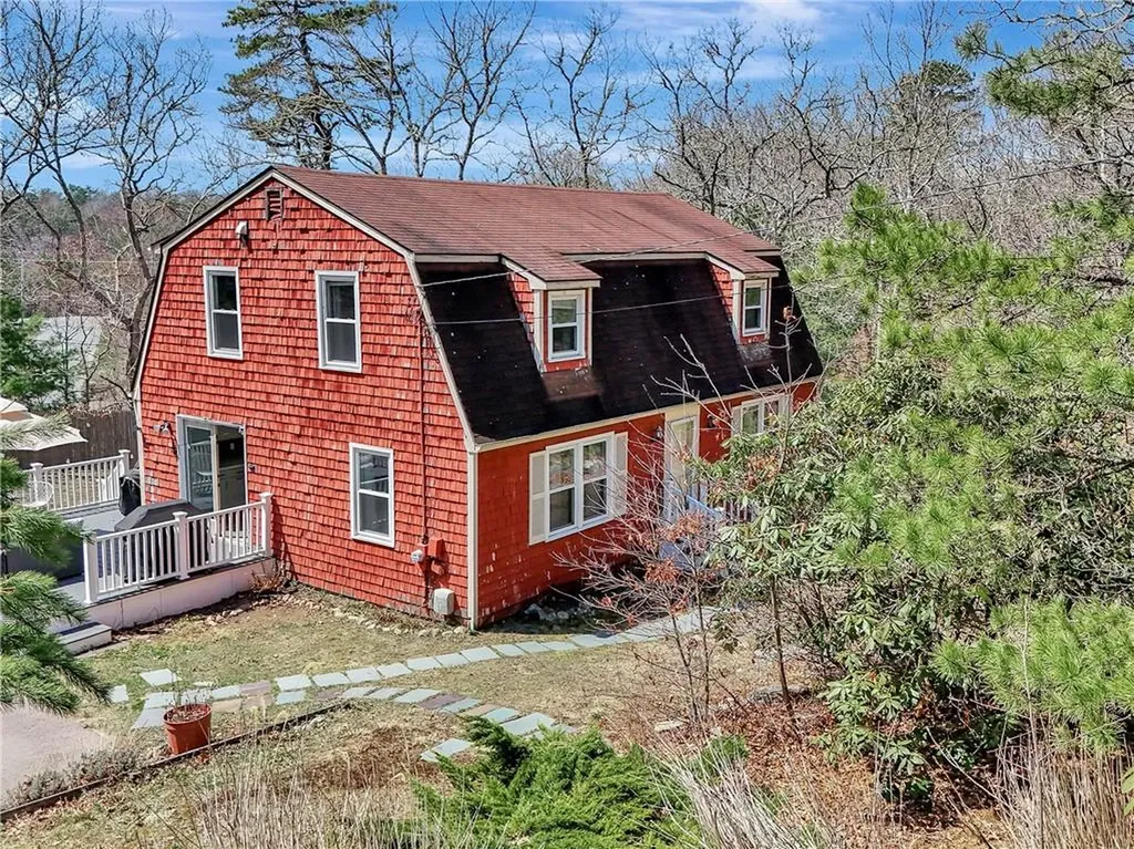 89 Narrow Lane Charlestown RI 02813