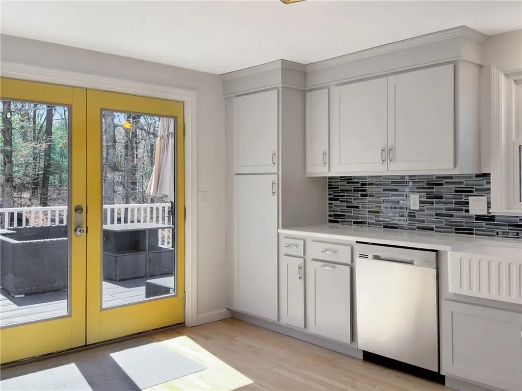 89 Narrow Lane Charlestown RI 02813